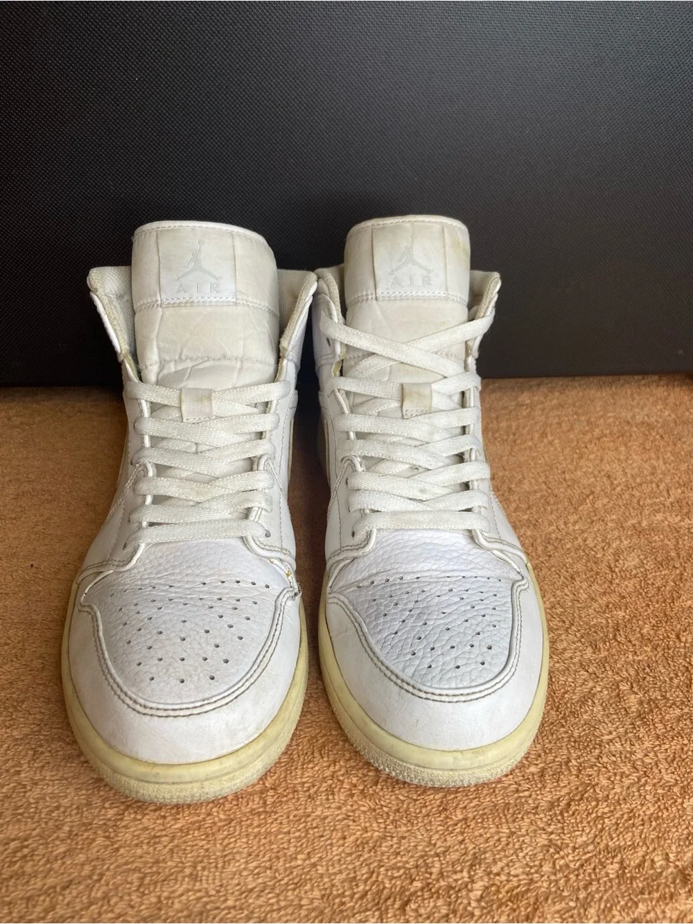 Nike Air Jordan 1 Mid Triple White 554724-109 Men's Sz. 9 Basketball Sneakers